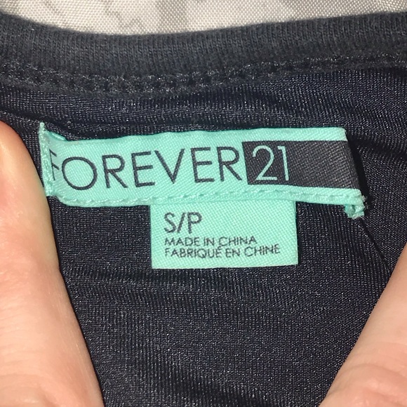 FOREVER 21 GYM TOP - Picture 3 of 4